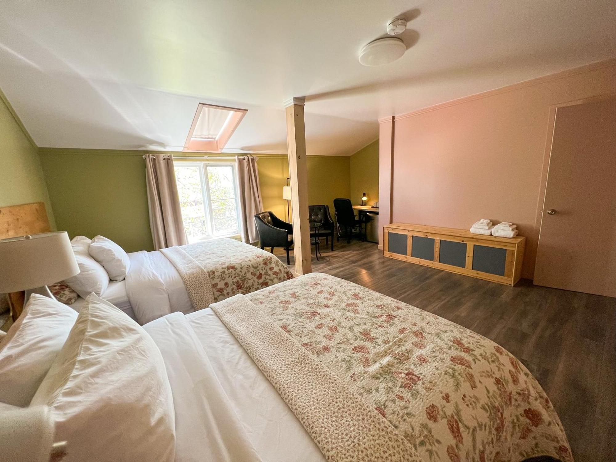 Auberge La Rosepierre Bistro Henri Grandes-Bergeronnes Eksteriør bilde