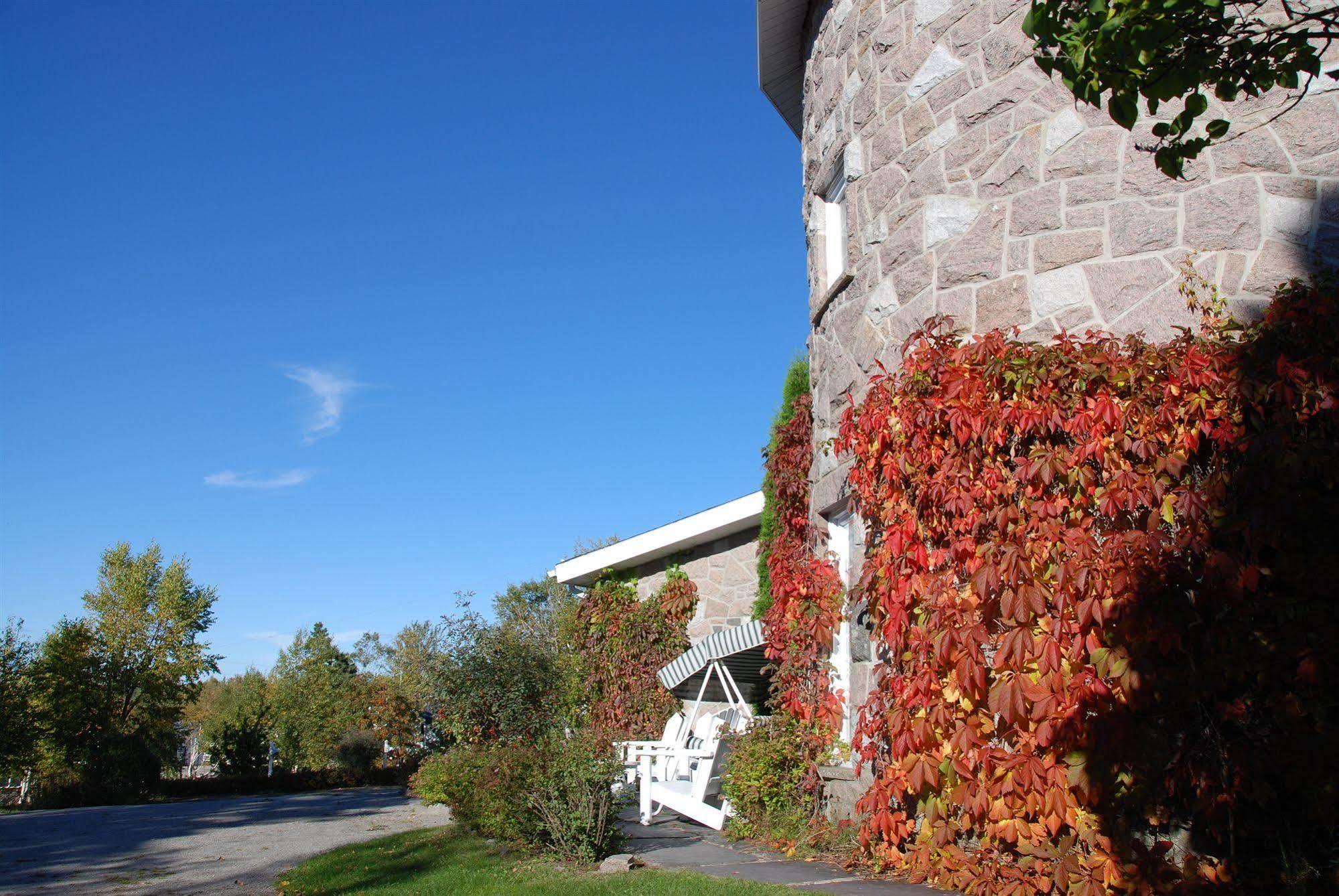 Auberge La Rosepierre Bistro Henri Grandes-Bergeronnes Eksteriør bilde